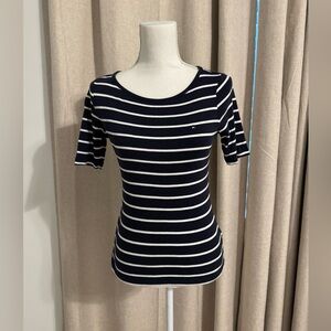 Tommy Hilfiger Women's Navy and White Striped Tee